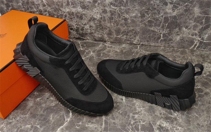 H**me5 Sneaker