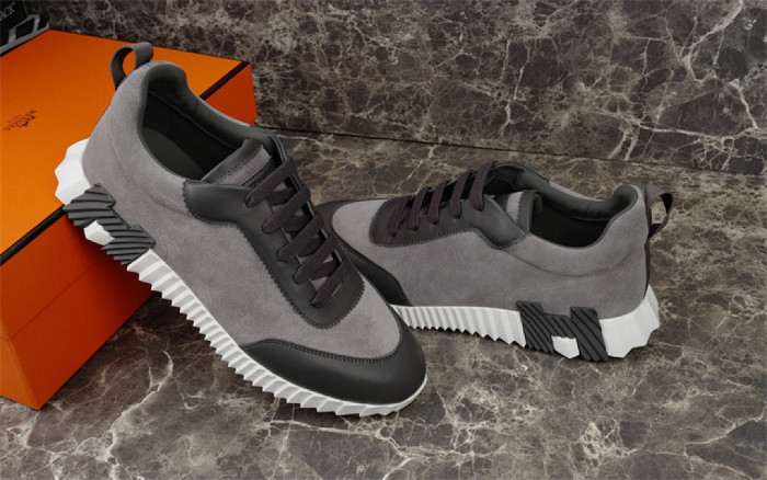 H**me5 Sneaker