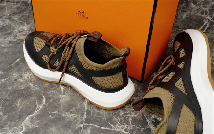 H**me5 Sneaker