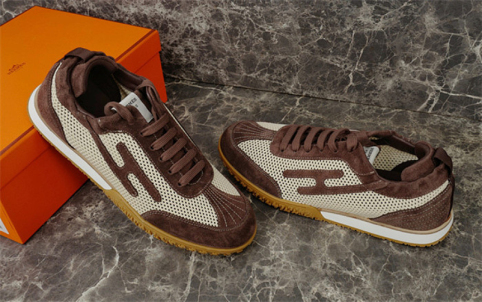 H**me5 Sneaker