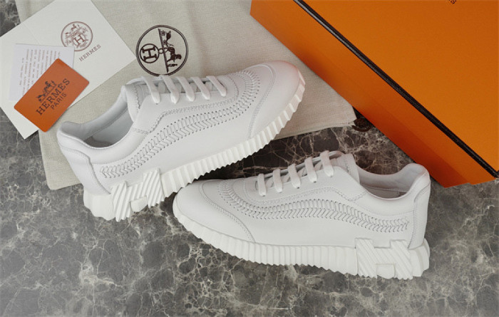 H**me5 Sneaker