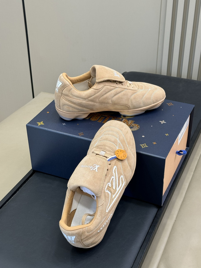 Lou1su1tt Footprint Soccer Beige