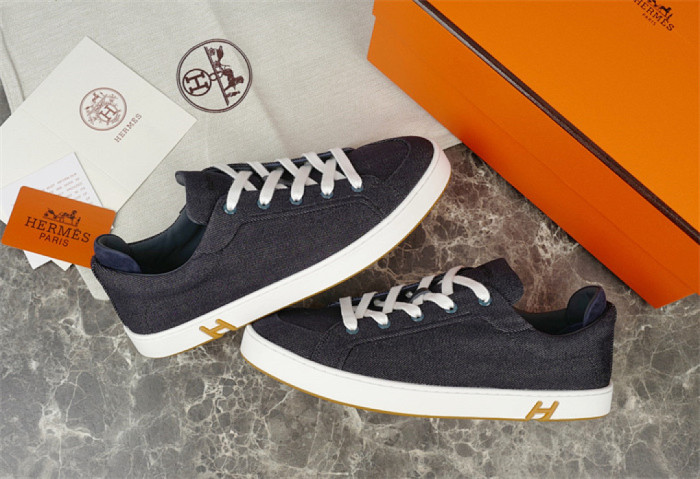 H**me5 Sneaker