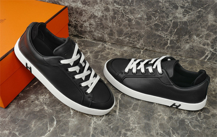 H**me5 Sneaker
