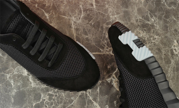 H**me5 Sneaker