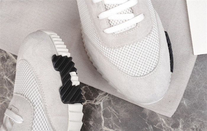 H**me5 Sneaker