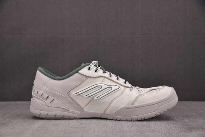 BLCG Hamptons Worn-out Sneaker 841765 WCURS 9930
