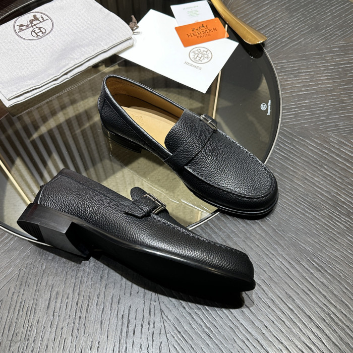 H**me5 Loafer