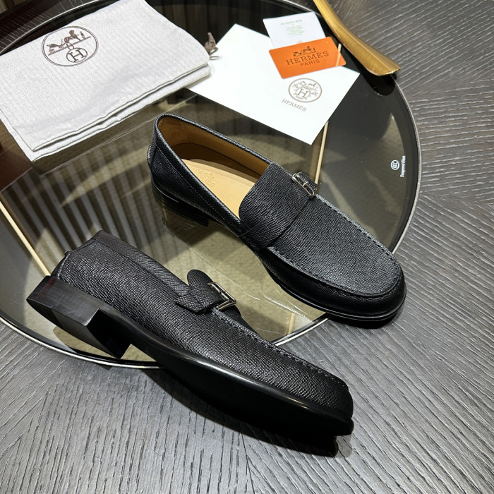 H**me5 Loafer