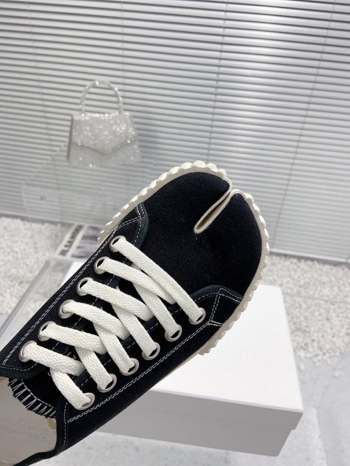 Ma1s0n Marg*e1a Tabi Low Top