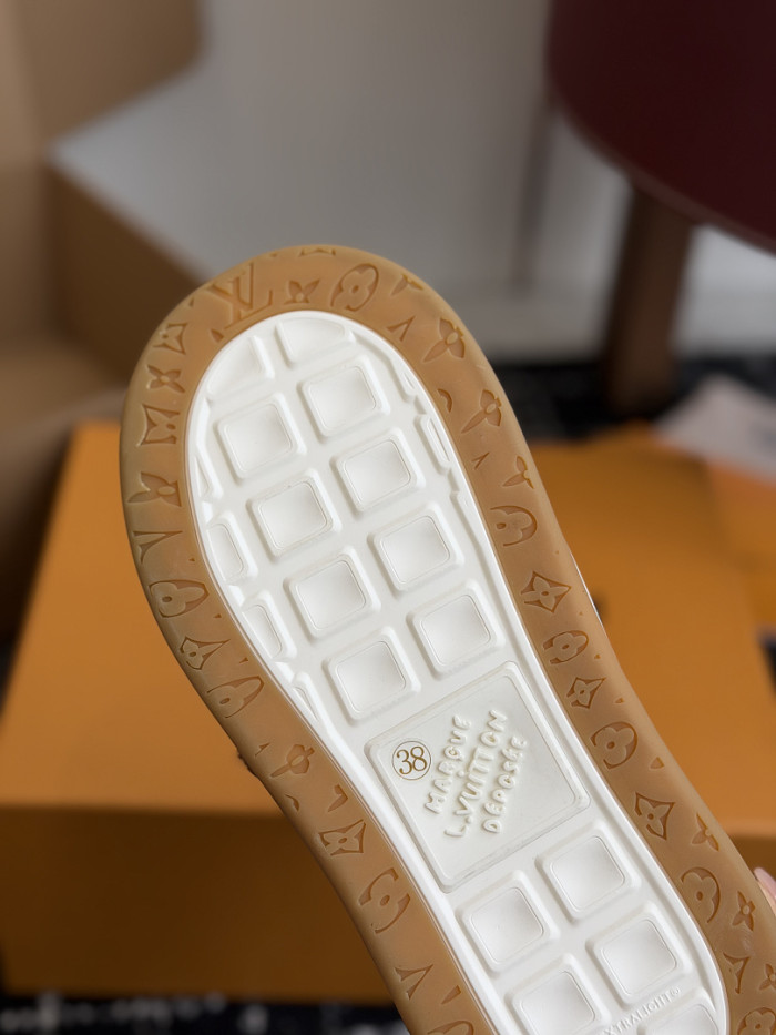 Lou1su1tt Tilted Sneaker
