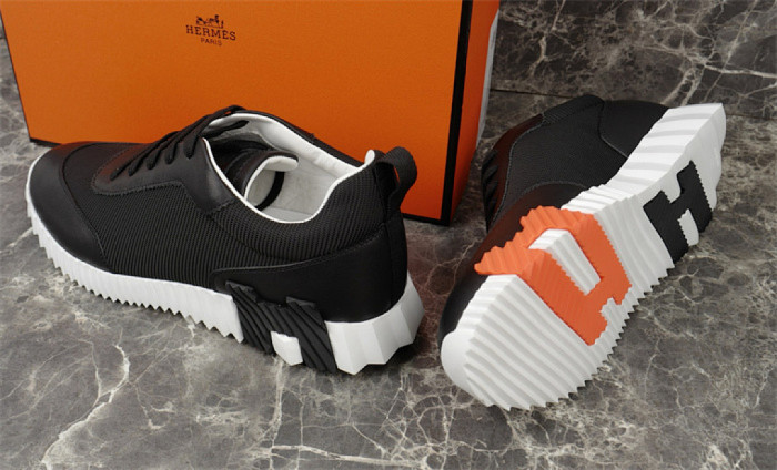H**me5 Sneaker