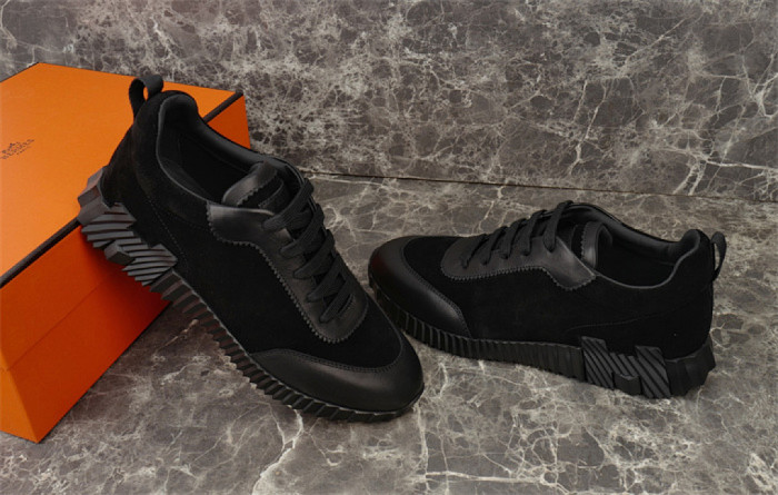 H**me5 Sneaker