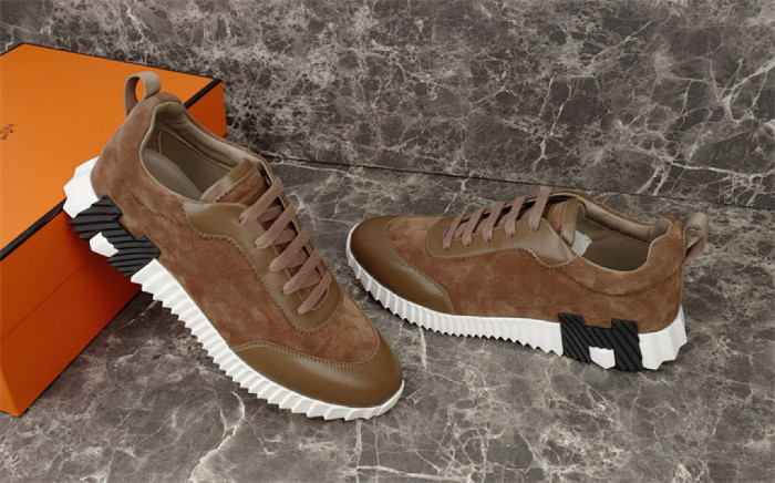 H**me5 Sneaker