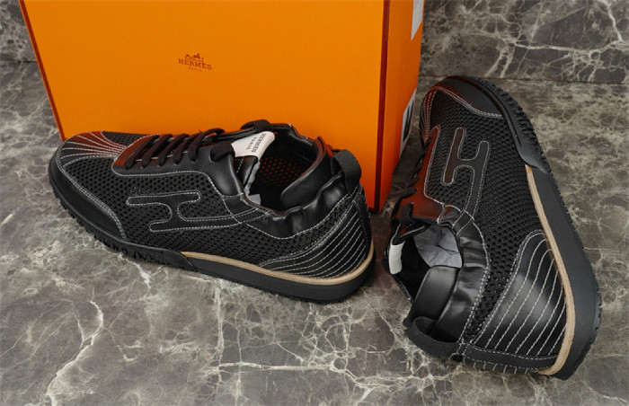 H**me5 Sneaker