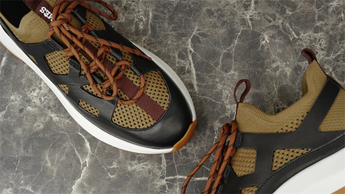H**me5 Sneaker