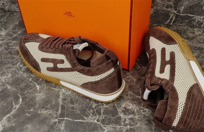 H**me5 Sneaker