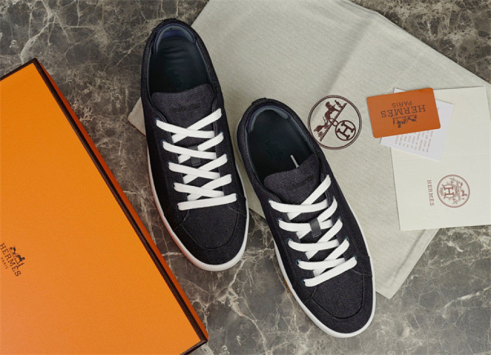 H**me5 Sneaker