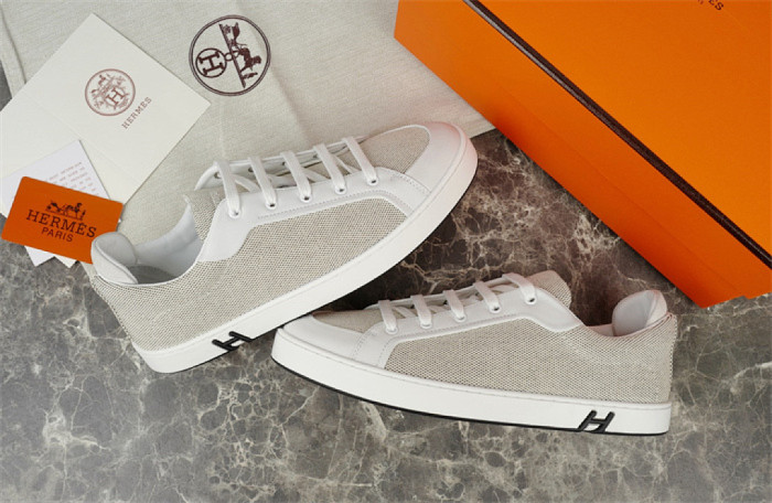 H**me5 Sneaker