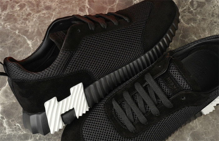 H**me5 Sneaker