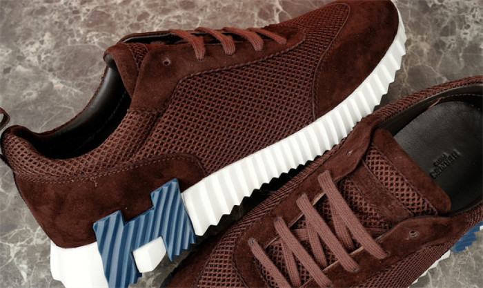 H**me5 Sneaker
