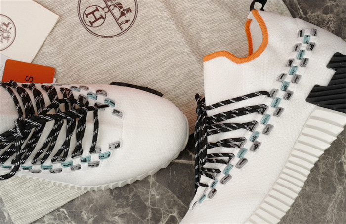H**me5 Sneaker