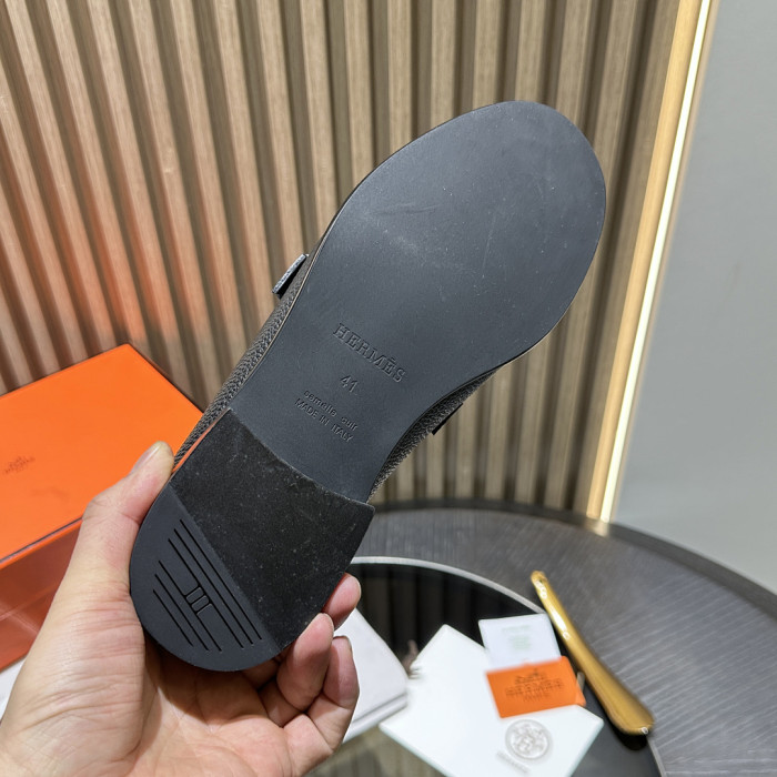 H**me5 Loafer