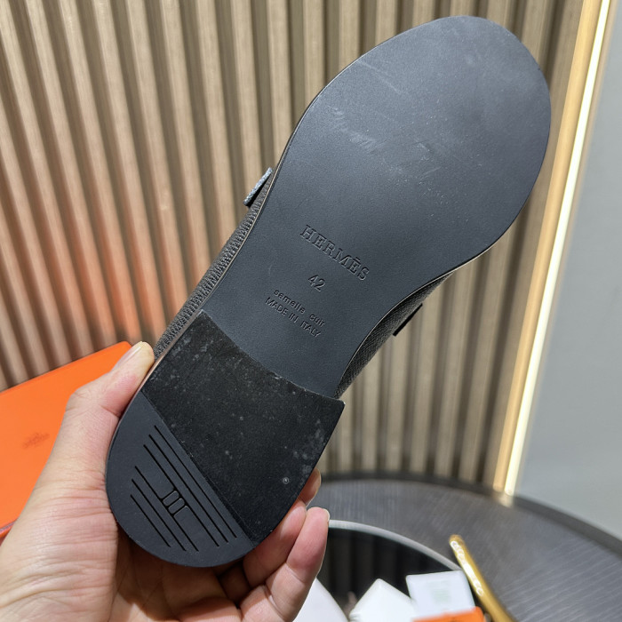 H**me5 Loafer