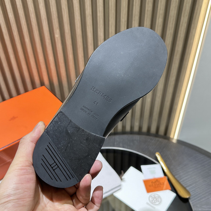H**me5 Loafer