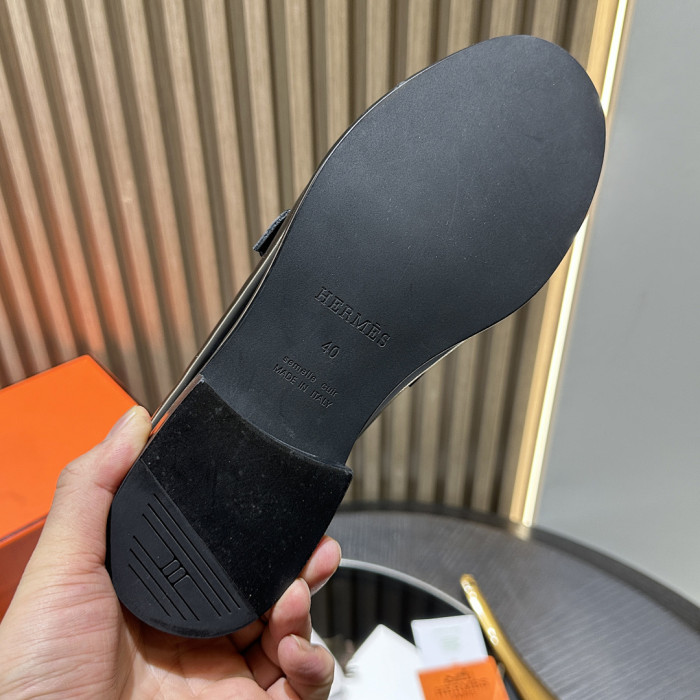 H**me5 Loafer