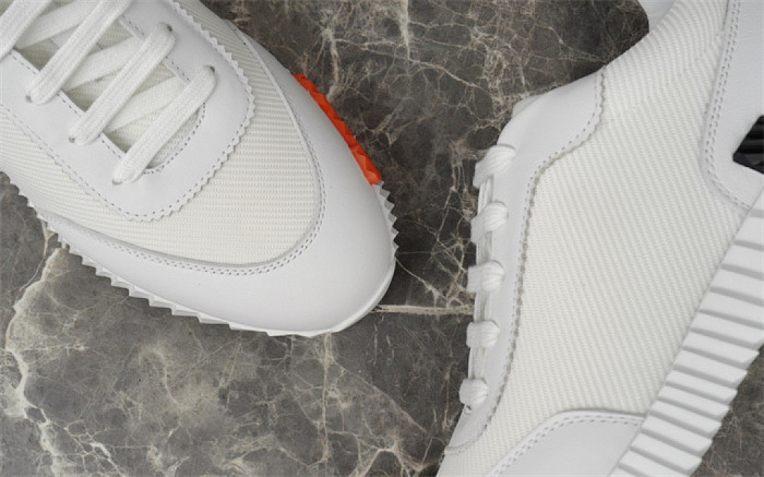 H**me5 Sneaker
