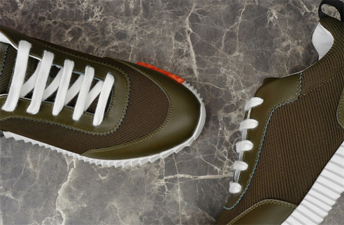 H**me5 Sneaker