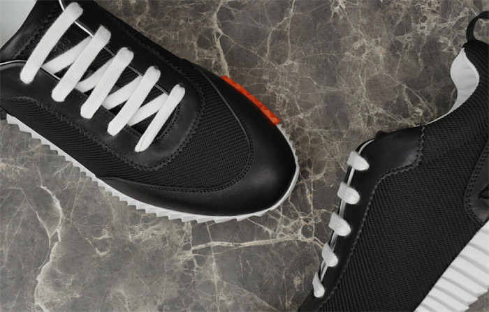 H**me5 Sneaker