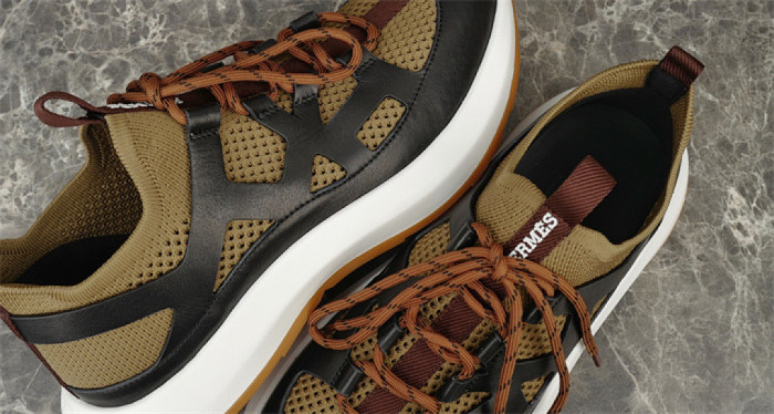 H**me5 Sneaker
