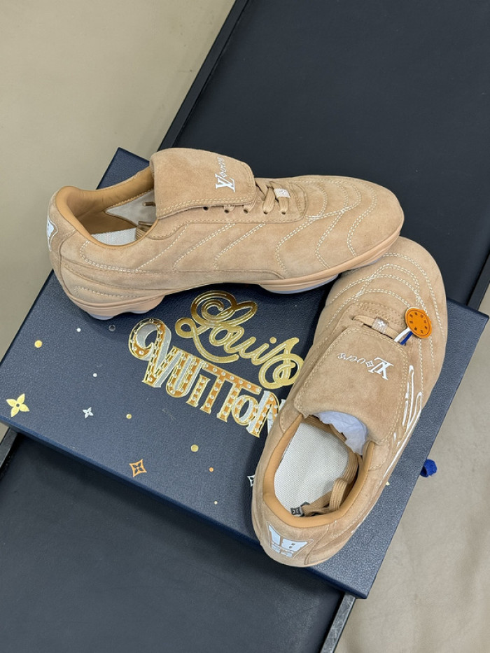 Lou1su1tt Footprint Soccer Beige