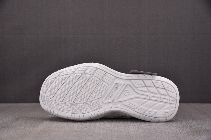 BLCG Hamptons Worn-out Sneaker 841765 WCURB 9141