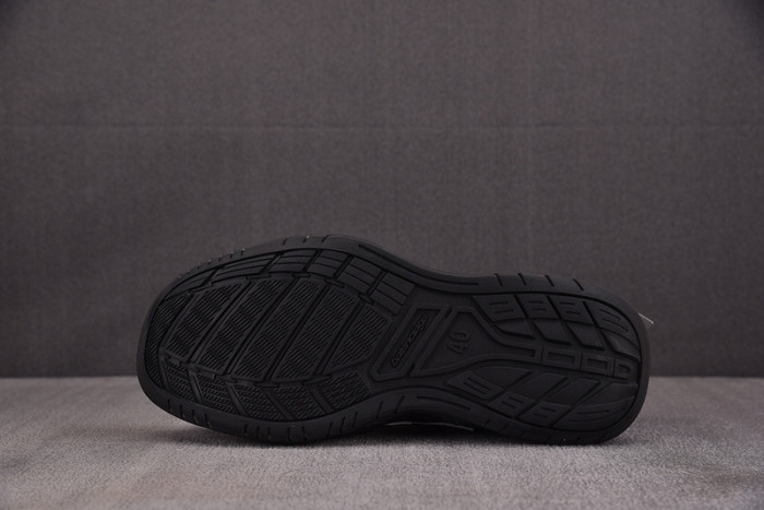 BLCG Hamptons Worn-out Sneaker 841765 WCURB 1000