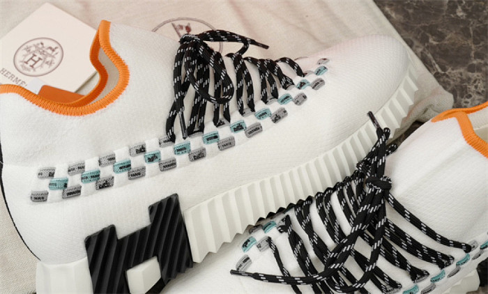 H**me5 Sneaker
