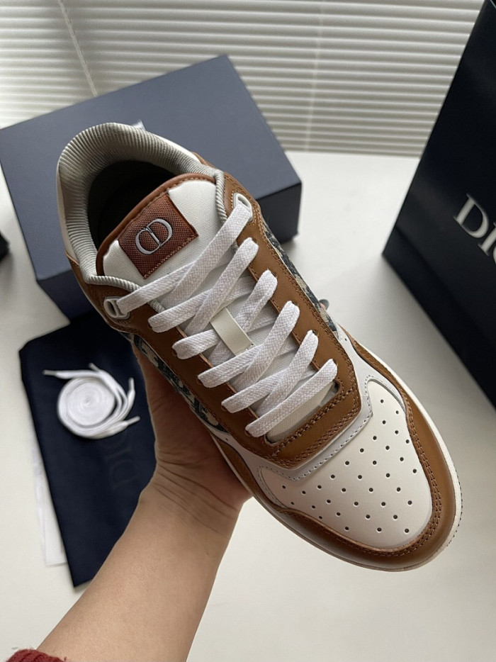 D10R B27 Sneaker