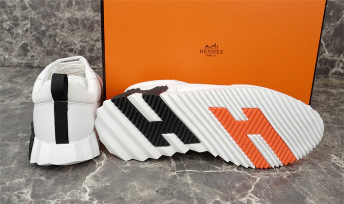 H**me5 Sneaker