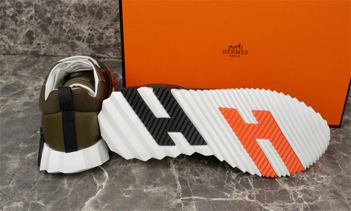 H**me5 Sneaker