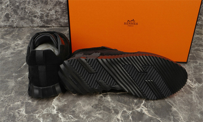 H**me5 Sneaker
