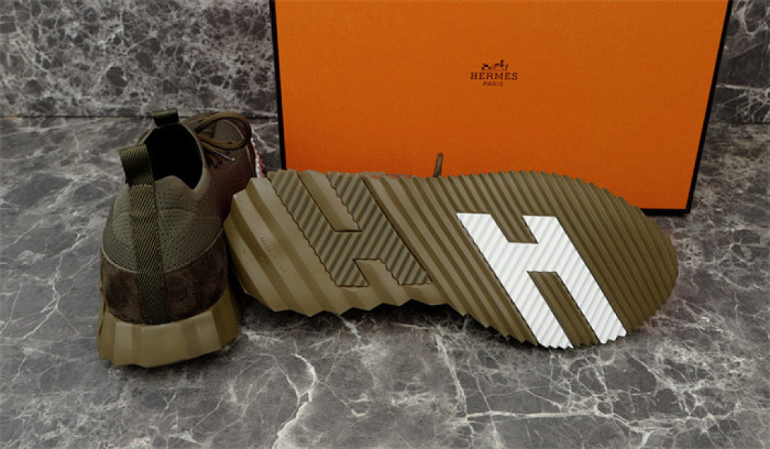 H**me5 Sneaker