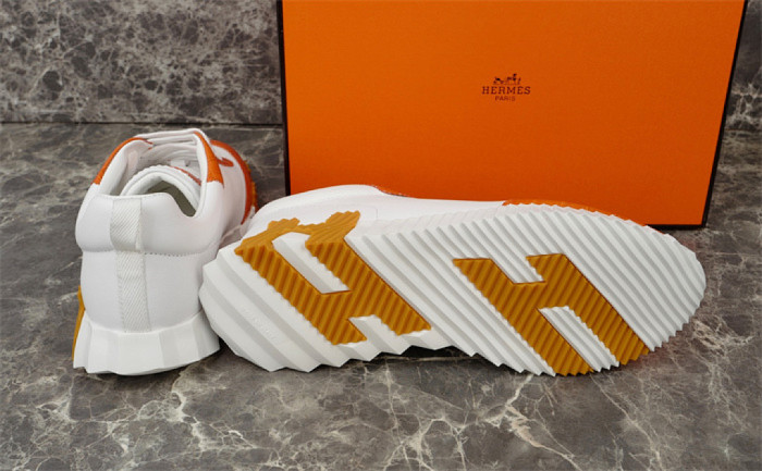 H**me5 Sneaker