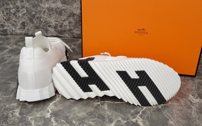 H**me5 Sneaker