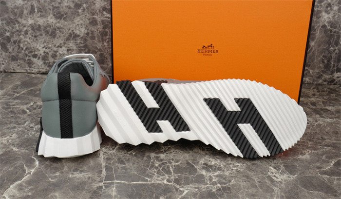 H**me5 Sneaker