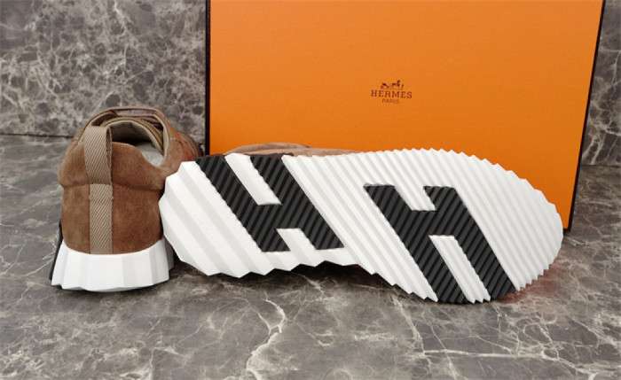 H**me5 Sneaker