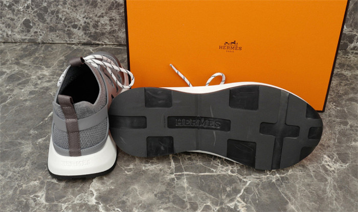 H**me5 Sneaker
