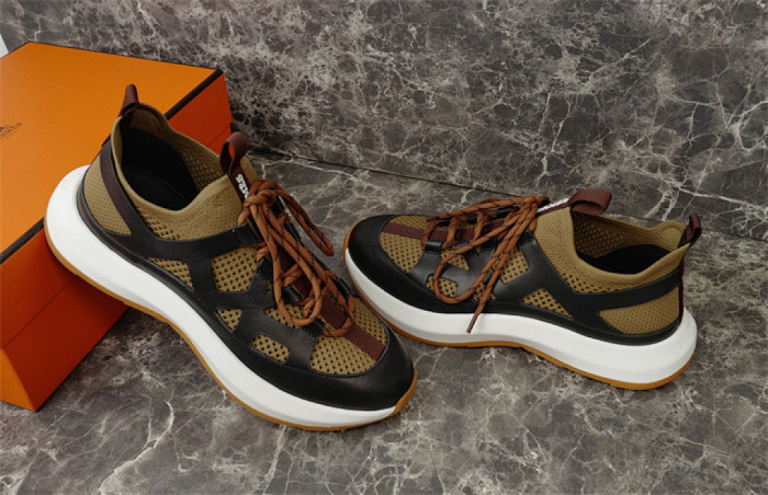 H**me5 Sneaker