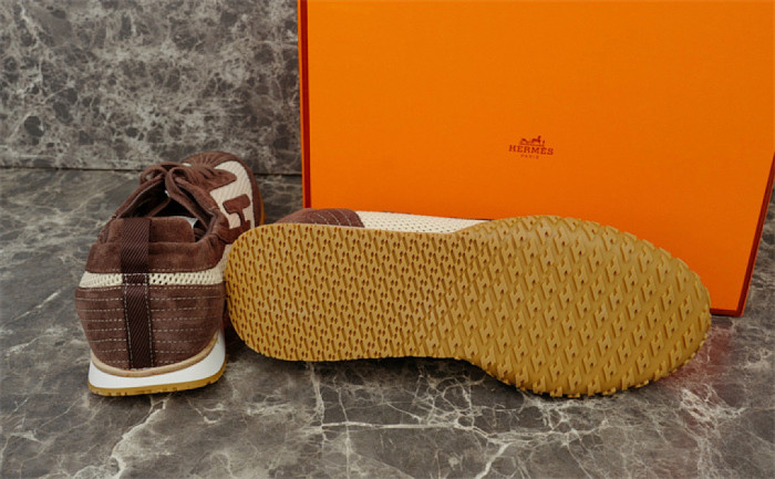 H**me5 Sneaker